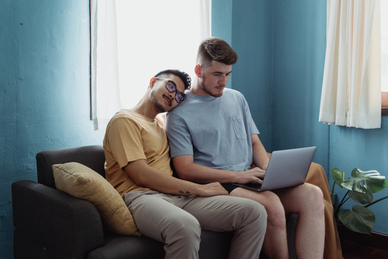 说女人的败家句子文案霸气 调侃女人败家的句子文案