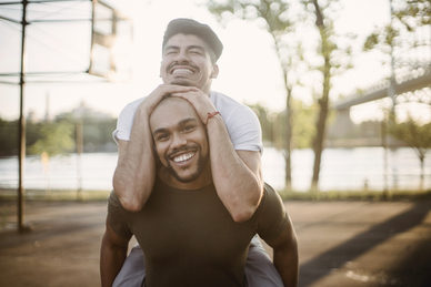 深夜让人心疼的句子文案 深夜发朋友圈让人心疼的句子文案有哪些？