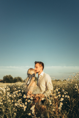 我想找一个情人的文案 我想表达找个情人的藏头诗 不能太长