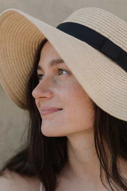 心酸心疼的说说心情 心酸无奈的句子文案说说心情