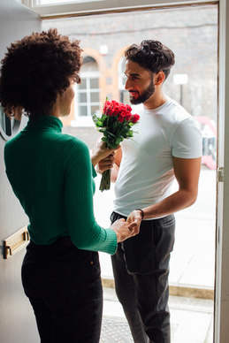 离开自己喜欢的人的句子文案 即将离开最爱的人，求一段离别的话