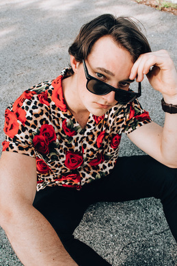 对爱情现实无奈的句子文案 对爱情感到无奈句子文案