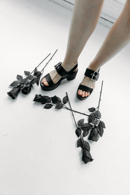 写给女朋友爱她的话 给女朋友一个爱她的理由,求感动她的话