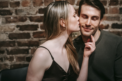 宣布男朋友的朋友圈超甜 求朋友圈公布男朋友的句子文案 不要粘的