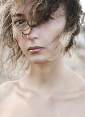 坚强到令人心疼的语录 坚强到令人心疼的句子文案