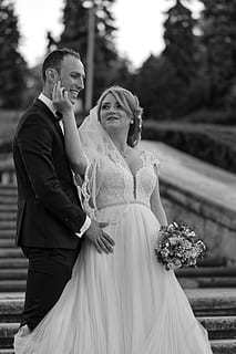 赞美女人优雅气质的句子文案 赞美女人有气质高雅漂亮的句子文案有那些？