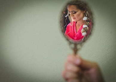 赞美贤惠持家的女人的句子文案 表扬女人贤惠的经典语句