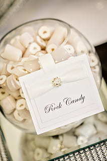 形容自己非常喜欢一个东西的短句 描写“人喜欢一个东西”的句子文案都有什么？