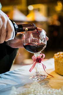 赞美男人优秀的句子文案带幽默 夸男人优秀的话要幽默的