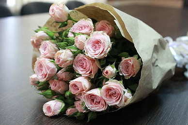 夸男生笑起来很阳光的句子文案 形容男生笑的句子文案