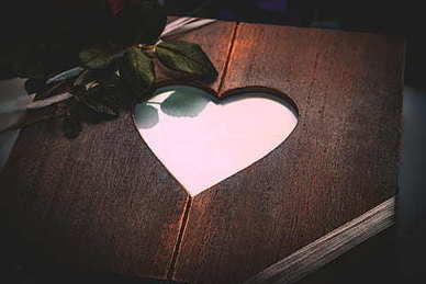 8个字形容爱情句子文案 八个字的关于爱情的短句