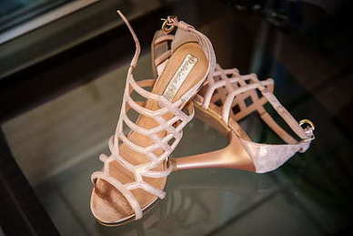 15年结婚纪念日发朋友圈 结婚15周年纪念日朋友圈说说文案怎么发？