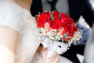 输给现实爱情的句子文案 感情被现实打败的经典句子文案