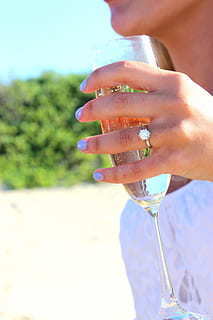 女孩子生气了哄她的句子文案 女孩子生气了哄她的幽默句子文案有哪些？