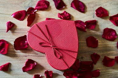 调侃老公生日幽默句子文案 老公生日幽默搞笑句子文案