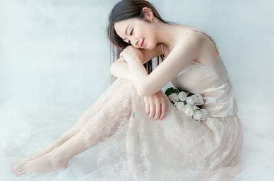 赞美女人优雅的句子文案 赞美女人有气质高雅漂亮的句子文案有那些？