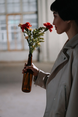 描写女人五官的句段 描写“少女精致的五官”的句子文案有哪些？