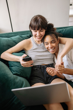 留言爱情幸福甜蜜句子文案 我描写爱情幸福、甜蜜的句子文案 要甜蜜的