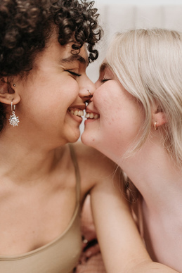 节日快乐祝福语说女生