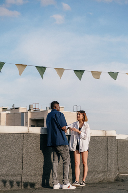 爱情短句10个字内 十个字的爱情句子文案