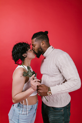 社会爱情现实的句子文案 关于爱情与现实的句子文案