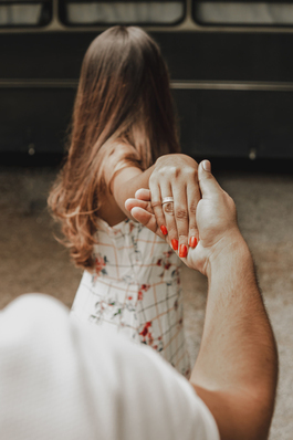 他姓毕的专属情话句子文案 我姓毕，请给写句话，谢谢，这两种，谢谢