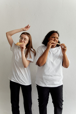 晒一家四口幸福的说说 一家四口简短幸福句子文案