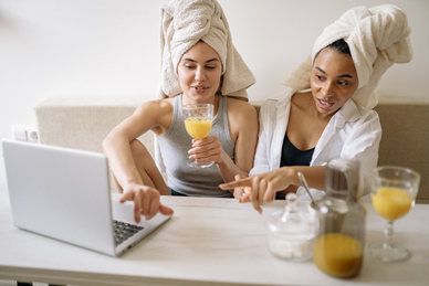 搞笑可爱适合发自拍的句子文案 适合发自拍的俏皮句子文案有哪些？