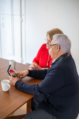 女人喜欢的东西自己买的句子文案 女人喜欢什么就得自己买给自己的说说