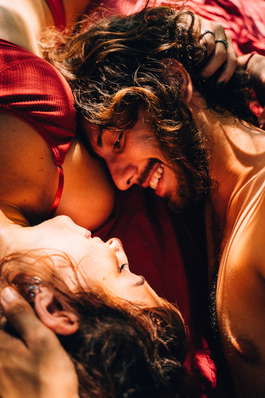 微信置顶甜甜的句子文案 甜甜的句子文案有什么？