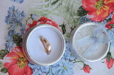 送耳机的情话文案 想送个耳机给老公，贺卡写什么内容好