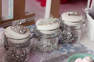 给男朋友的情话文案4个字简短 送给男朋友的情话文案简短