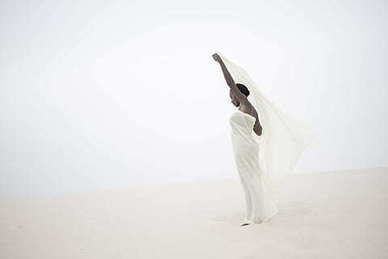 形容孩子喜欢玩水的句子文案 形容小孩玩水的情景的一段话有哪些？