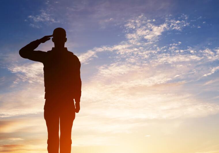 军人文案短句干净治愈