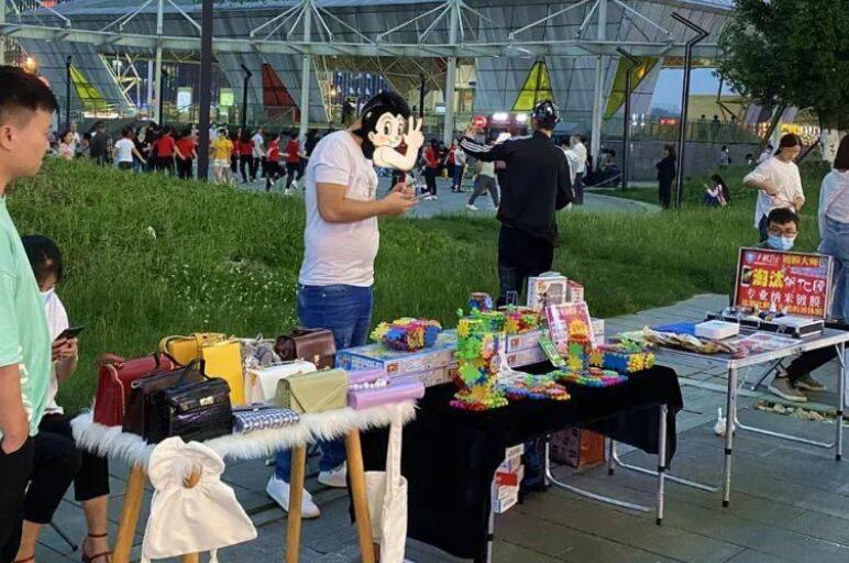 摆摊搞笑段子文案