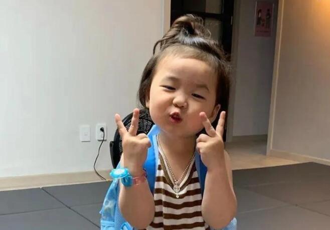 朋友圈自拍创意搞笑文案