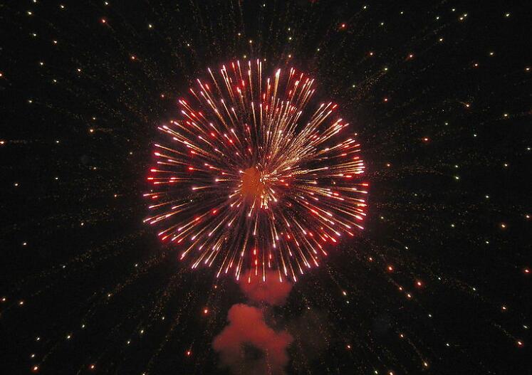 描写烟花的温柔文案