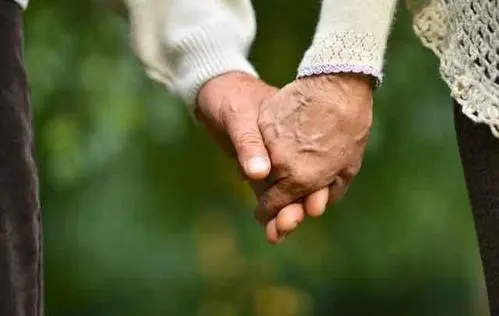 夫妻之间发朋友圈的文案