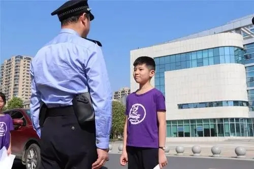 写给警察叔叔文案