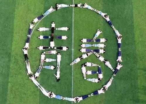 关于校园的朋友圈文案