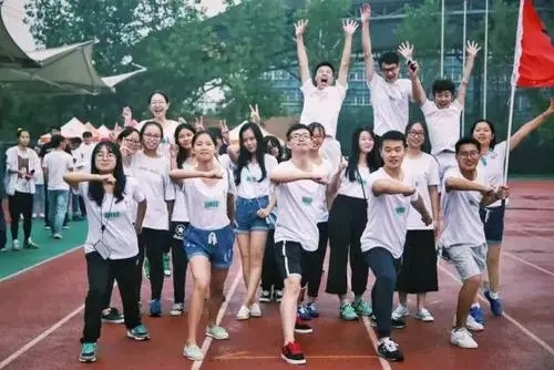 少年意气风发的文案