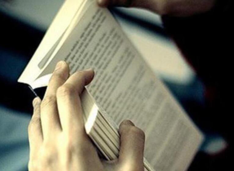 坚持读书的文案