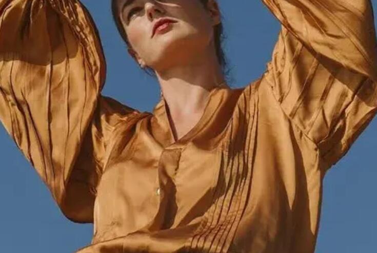 服装文案朋友圈文艺