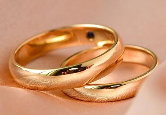 黄金戒指的朋友圈文案