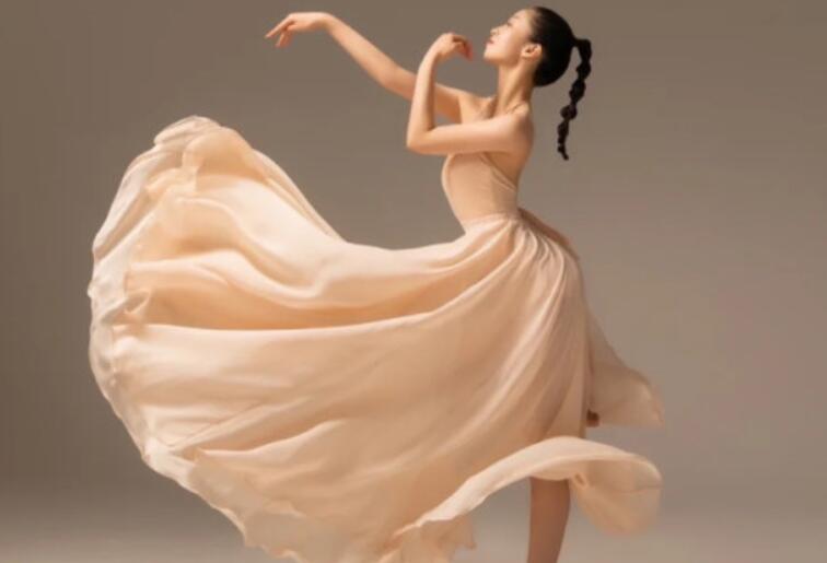 跟个风跳个舞文案