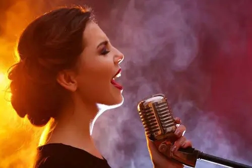 发朋友圈唱歌文案