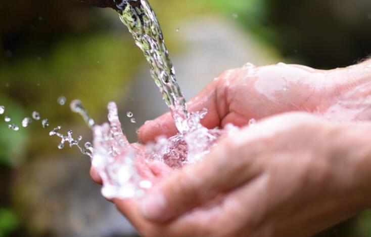 关于矿泉水的文案