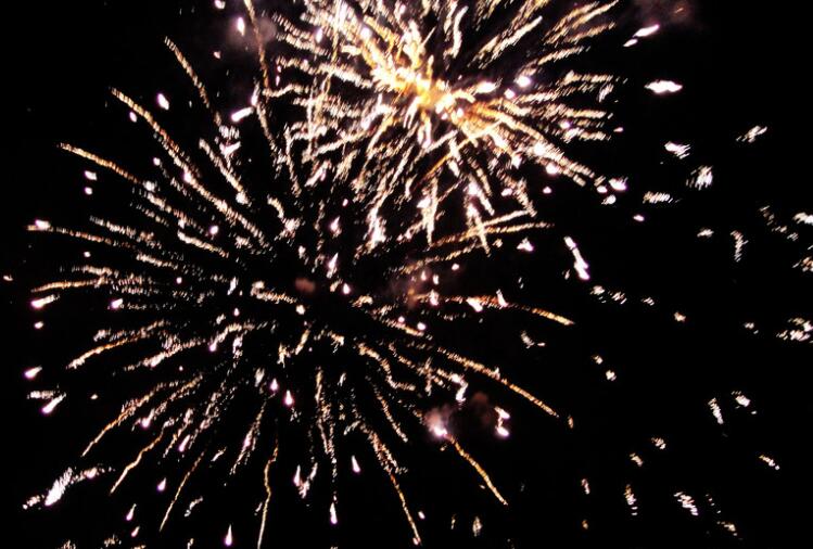 描写烟花的温柔文案