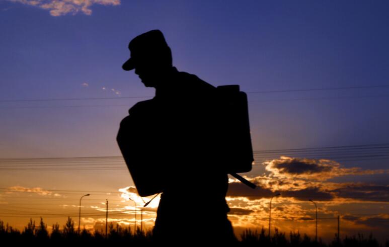 军人文案短句干净治愈