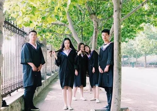 关于校园的朋友圈文案